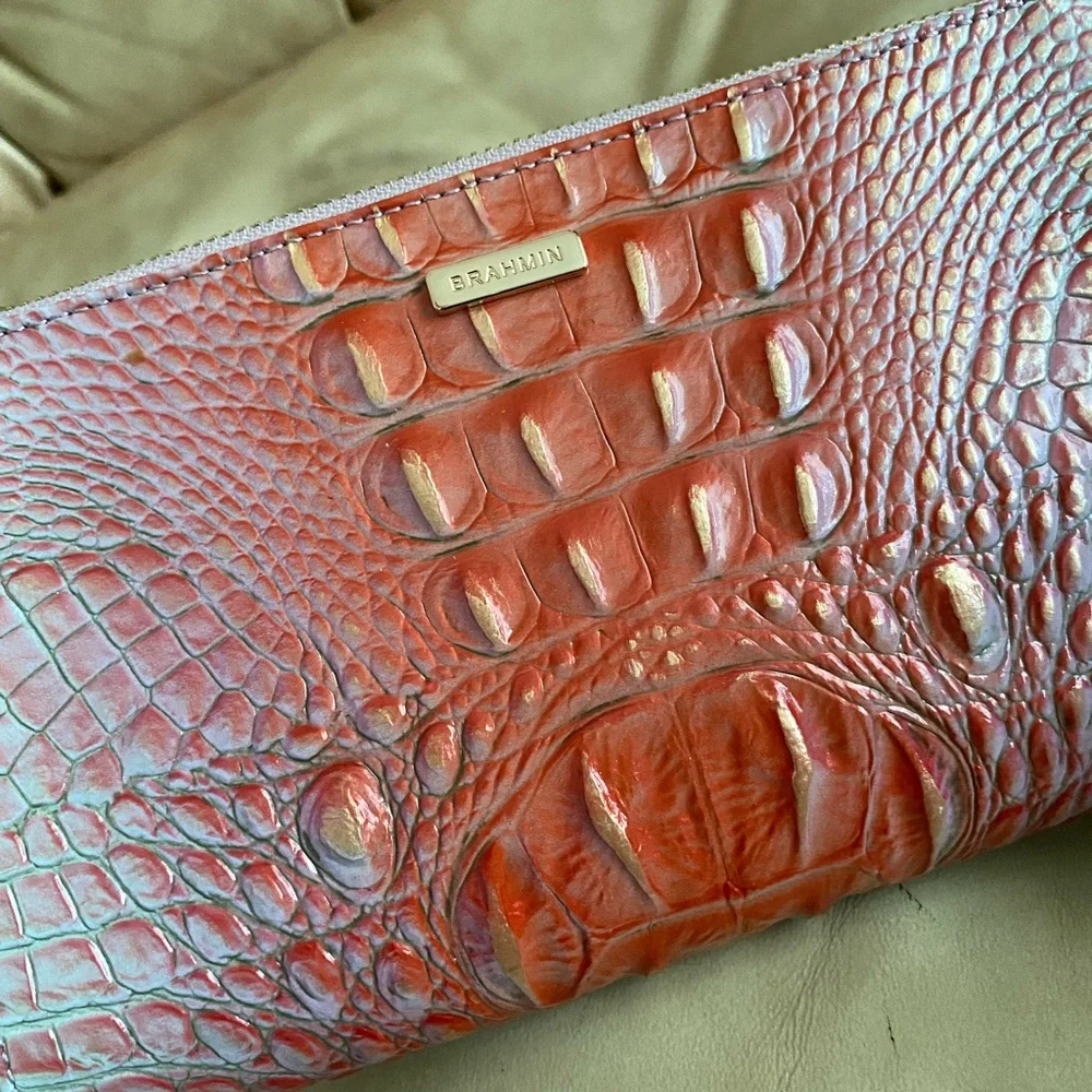 NWOT Brahmin Daisy Wristlet Flirty Ombre Melbourne Wallet Clutch